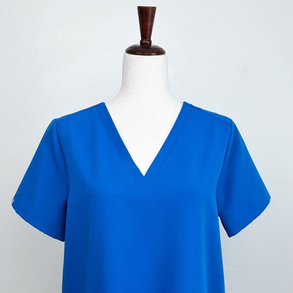 Figs Casma Royal Blue Short Sleeve Three-Pocket Scrub Top - Picture 5 of 9